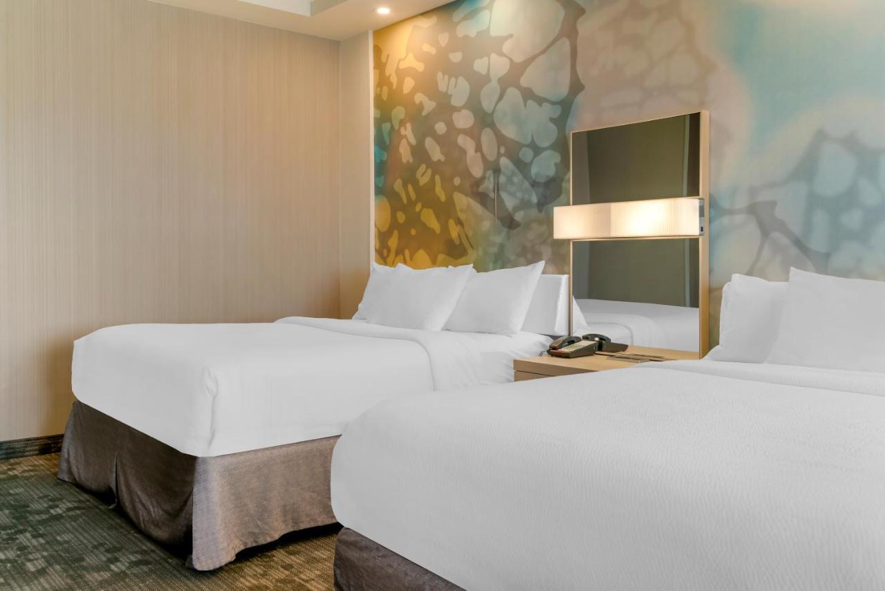 Courtyard By Marriott Toledo North Hotell Exteriör bild