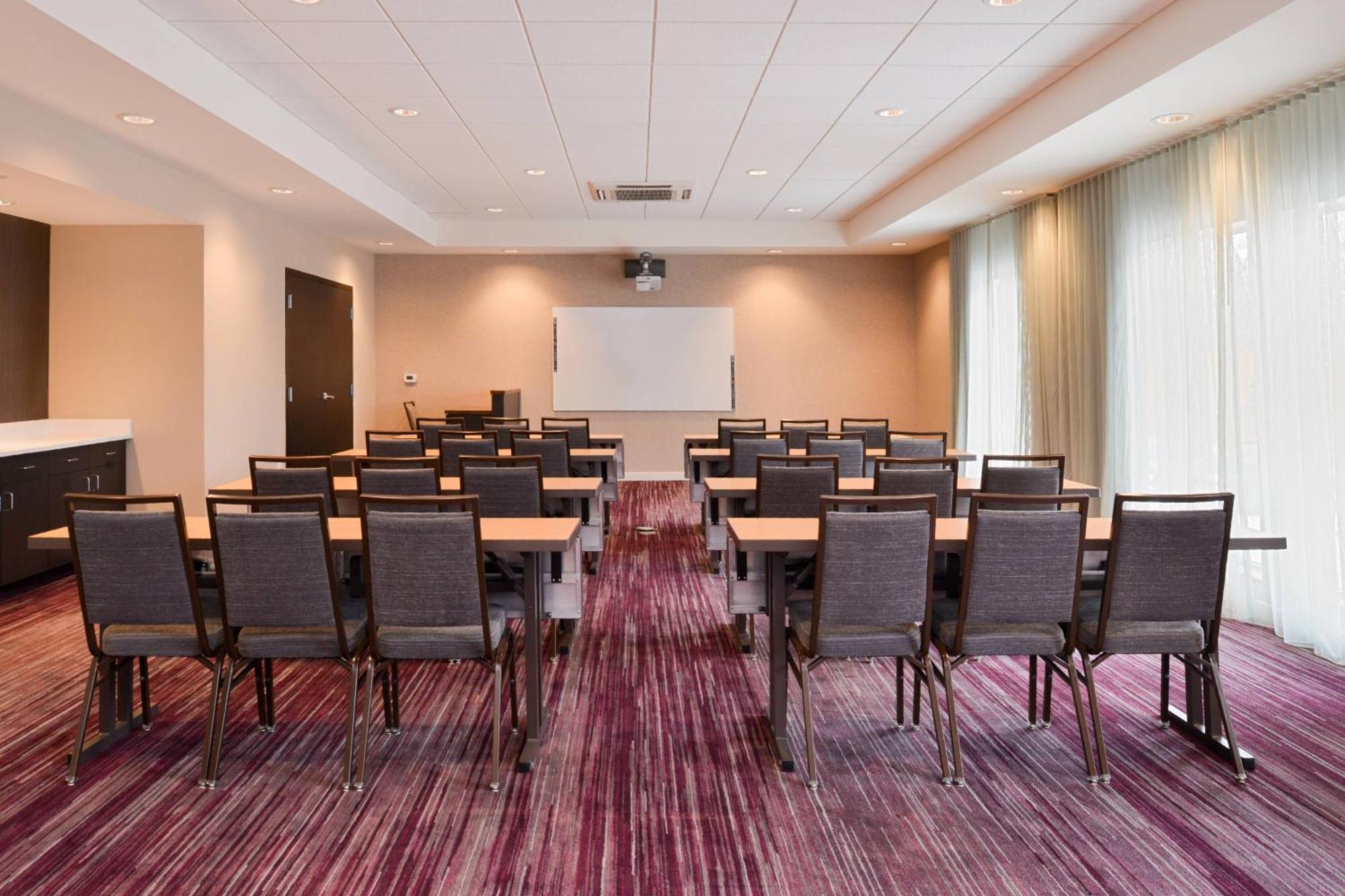 Courtyard By Marriott Toledo North Hotell Exteriör bild