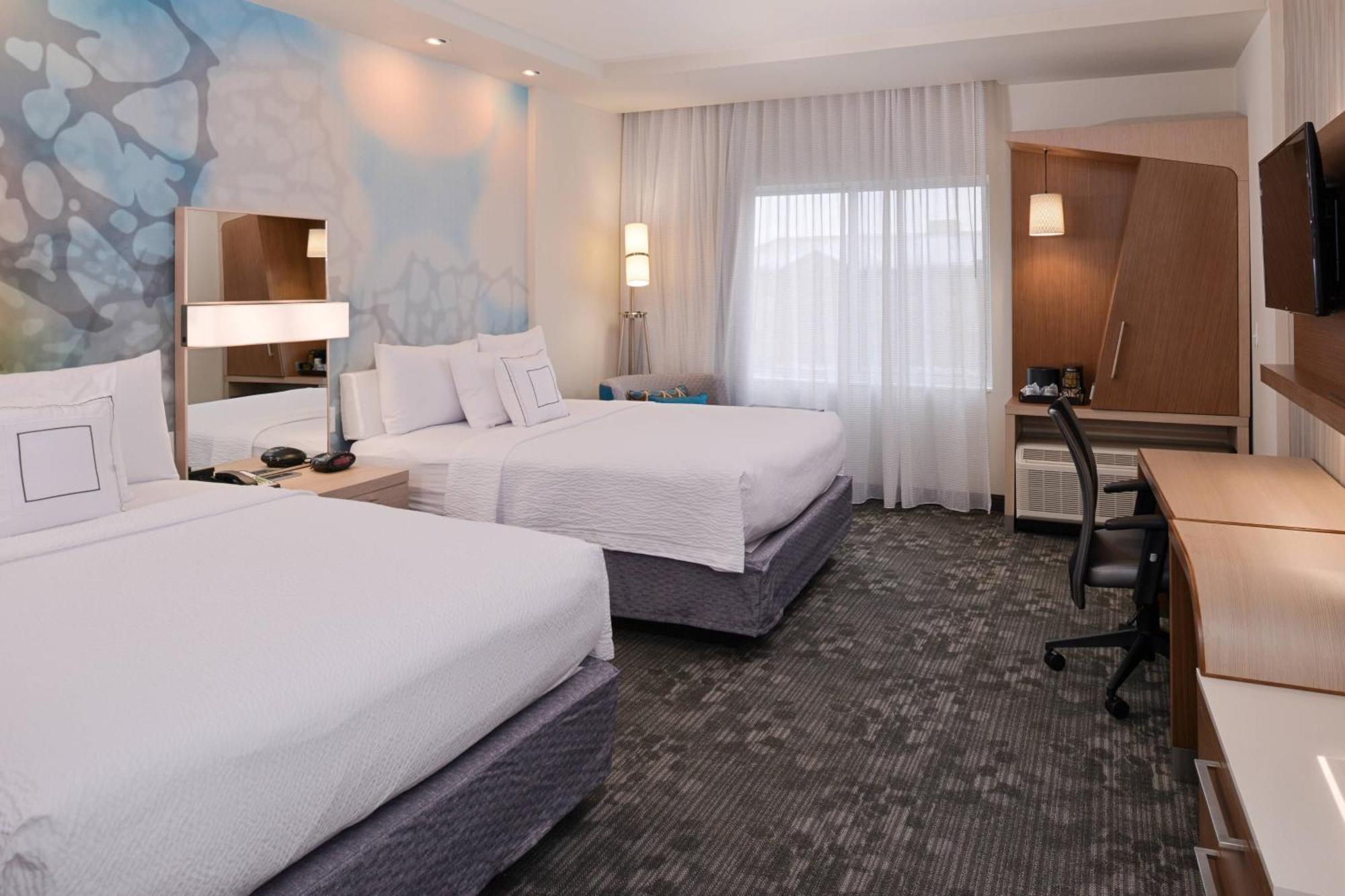 Courtyard By Marriott Toledo North Hotell Exteriör bild